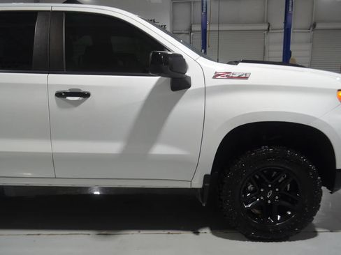 Used 2023 Chevrolet Silverado 1500 LT Trail Boss w/ Convenience Package II AWD/4WD image 8