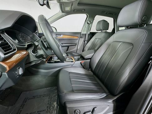 Used 2023 Audi Q5 2.0T Premium w/ Convenience Package image 18