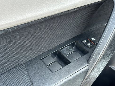 Used 2014 Toyota Corolla LE image 13