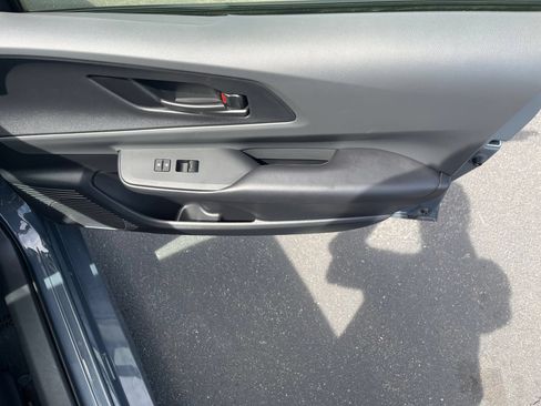 Used 2024 Toyota Prius LE FWD image 28