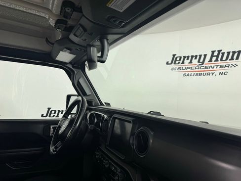 Used 2021 Jeep Wrangler Sport image 24