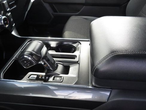 Certified 2022 Ford F150 XLT w/ Equipment Group 302A High image 18