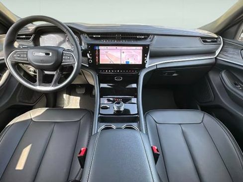 New 2026 Jeep Grand Cherokee Limited AWD/4WD image 2