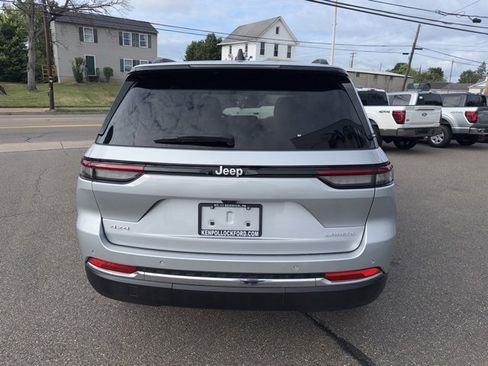 Used 2024 Jeep Grand Cherokee Laredo X w/ Trailer Tow Package image 6