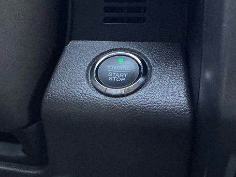 Used 2021 Ford Expedition XLT image 38