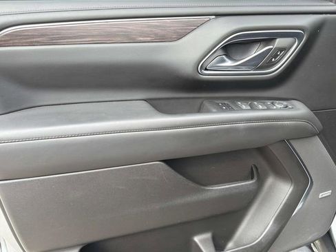 Used 2023 Chevrolet Tahoe Z71 w/ Luxury Package AWD/4WD image 17