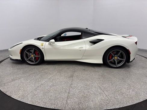 Used 2020 Ferrari F8 Tributo RWD image 3