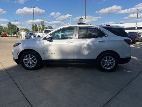 Used 2024 Chevrolet Equinox LT w/ LPO, Floor Liner Package FWD image 8