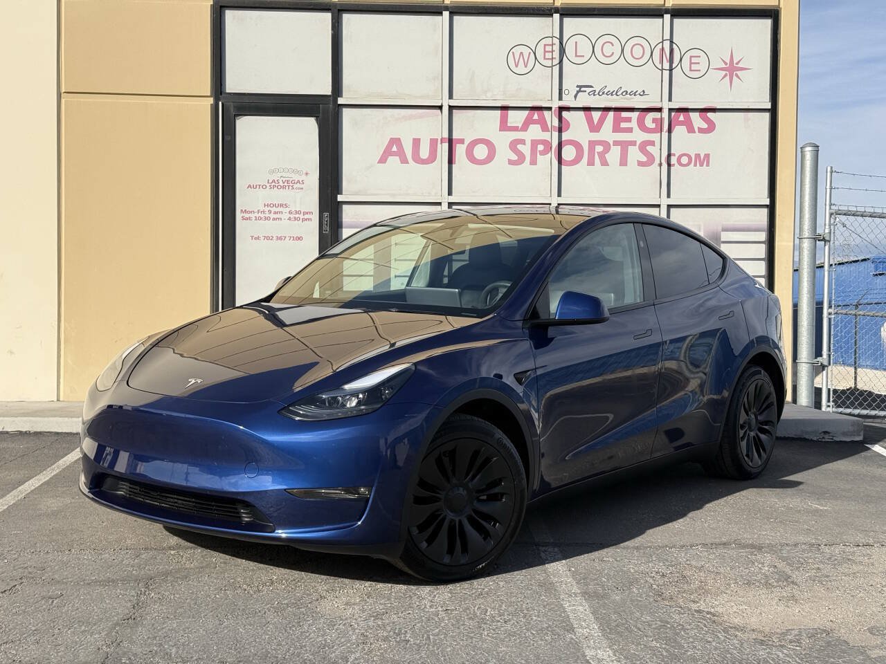 Used 2024 Tesla Model Y Long Range AWD/4WD image 4