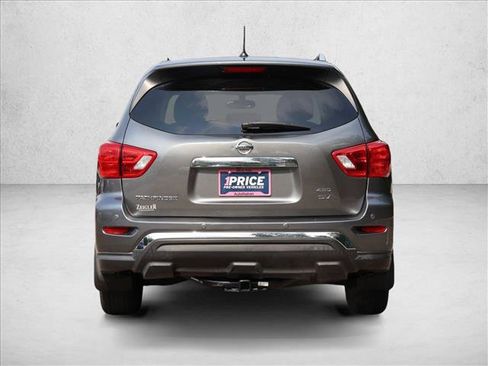 Used 2018 Nissan Pathfinder SV AWD/4WD image 6