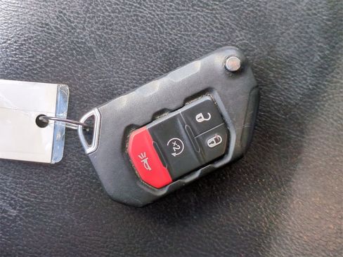 Certified 2021 Jeep Wrangler Unlimited Rubicon w/ Dual Top Group image 32