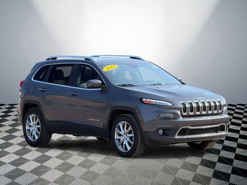 Used 2014 Jeep Cherokee Limited w/ Luxury Group AWD/4WD image 4