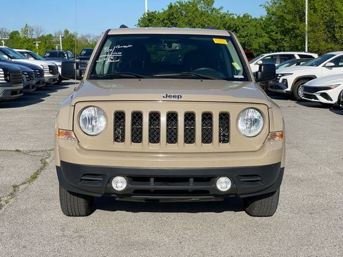Used 2016 Jeep Patriot Latitude image 2