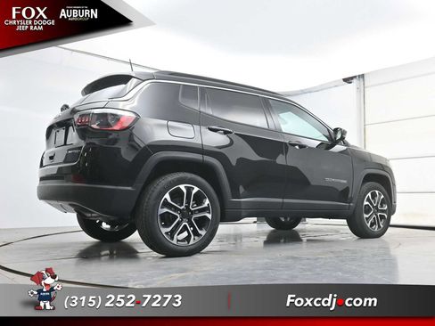 Used 2022 Jeep Compass Limited AWD/4WD image 24