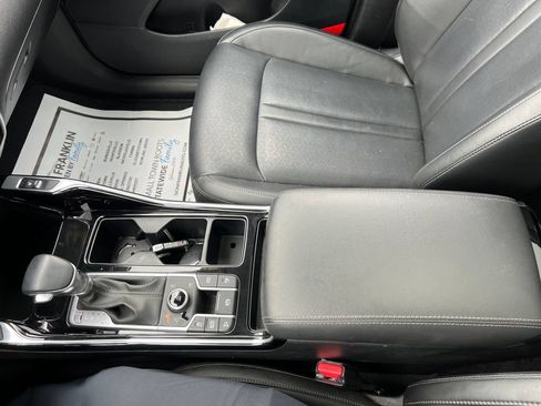 Certified 2023 Kia Sorento SX AWD/4WD image 21