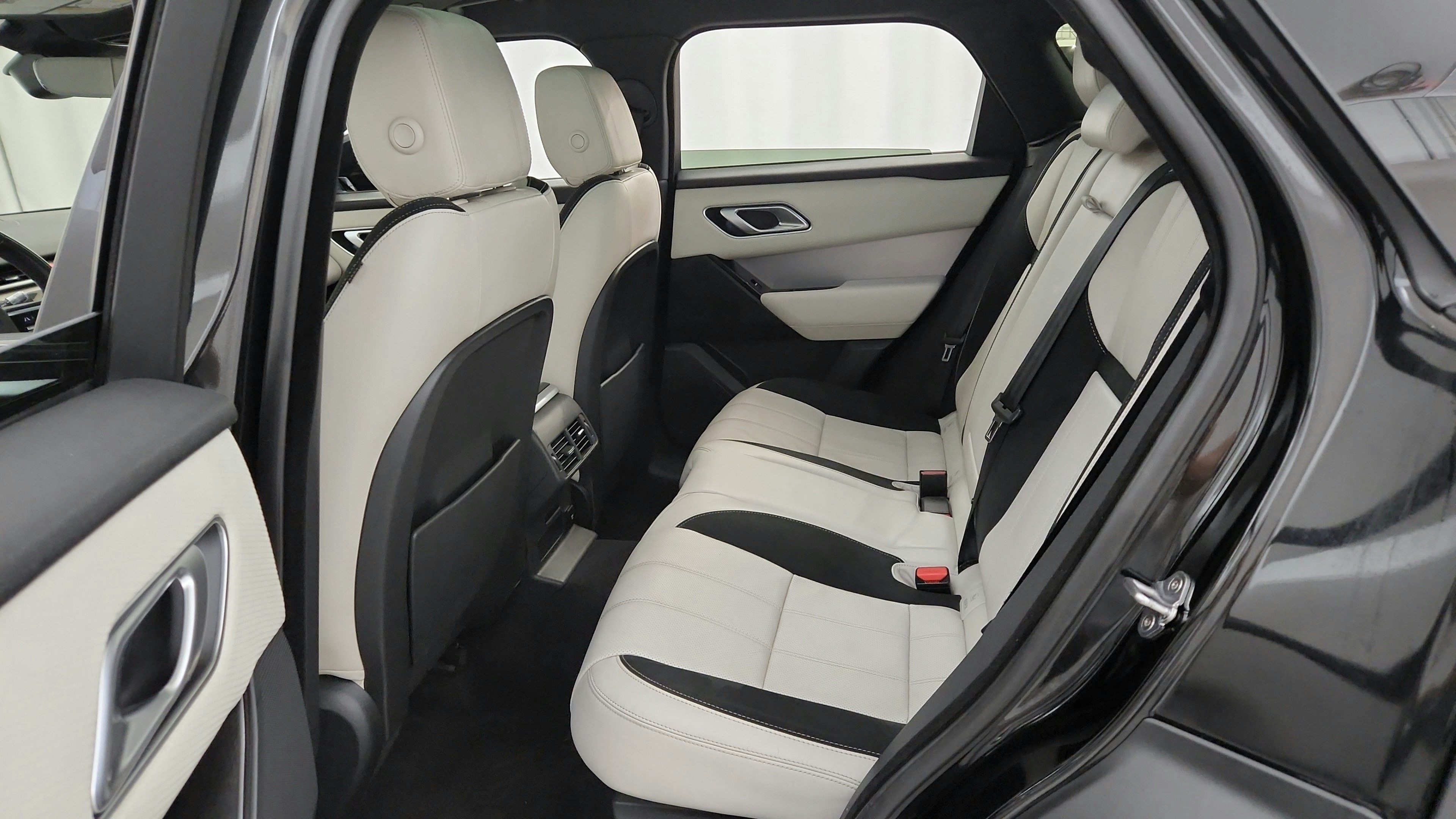 Used 2021 Land Rover Range Rover Velar R-Dynamic S AWD/4WD image 26