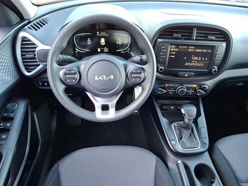 Used 2024 Kia Soul LX w/ Option Group 015 image 11