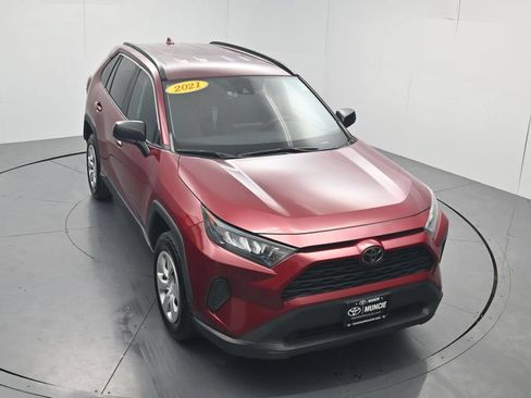 Used 2021 Toyota RAV4 LE AWD/4WD image 45