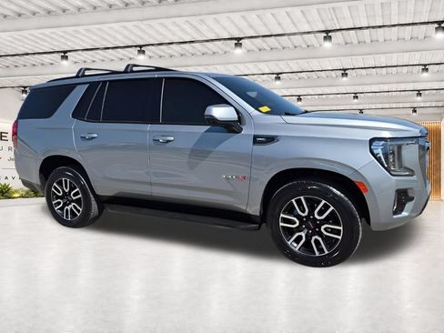 Used 2024 GMC Yukon AT4 w/ Technology Package AWD/4WD image 15