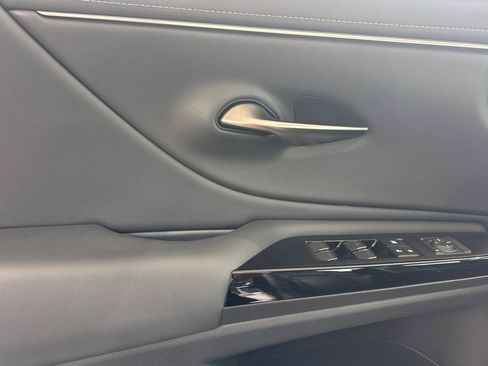 Certified 2025 Lexus ES 350 w/ Accessory Package (Z1) FWD image 12