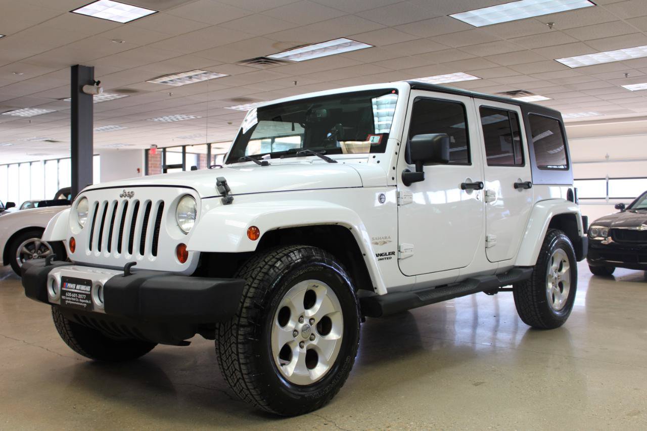 Used 2013 Jeep Wrangler Unlimited Sahara w/ Connectivity Group AWD/4WD image 3