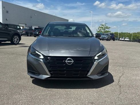 Used 2025 Nissan Altima 2.5 S FWD image 10