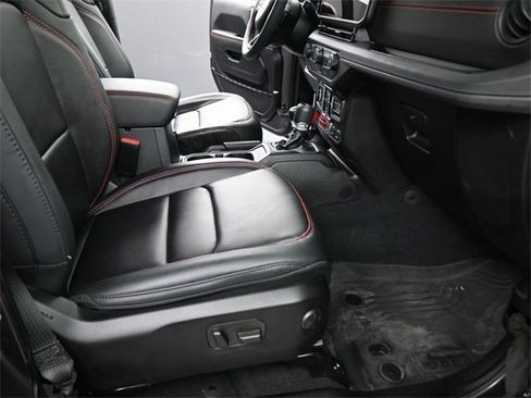 Used 2024 Jeep Wrangler Unlimited Rubicon w/ Convenience Group image 35