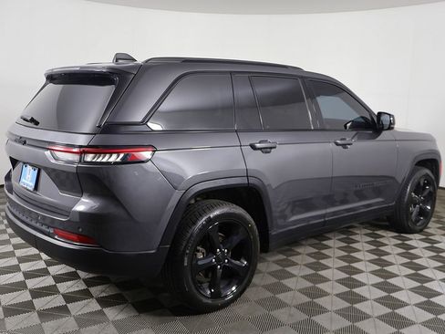 Used 2023 Jeep Grand Cherokee Altitude AWD/4WD image 11