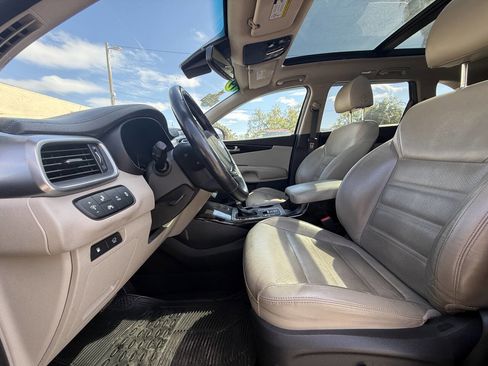 Used 2019 Kia Sorento EX w/ EX Touring Package FWD image 20