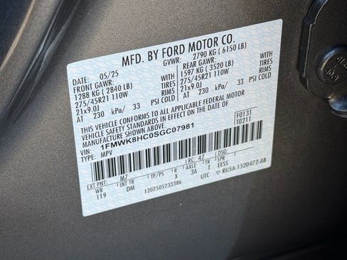 Used 2025 Ford Explorer Platinum w/ Ultimate Package image 37