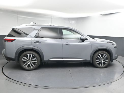 Certified 2023 Nissan Pathfinder Platinum w/ Cargo Package image 9