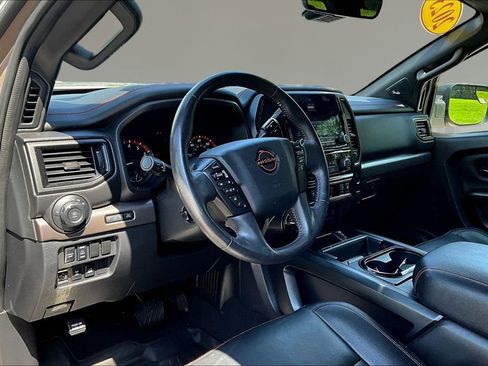 Used 2023 Nissan Titan PRO-4X w/ Pro-4x Convenience Package AWD/4WD image 18