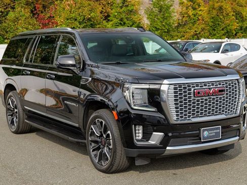 Used 2022 GMC Yukon XL Denali image 9