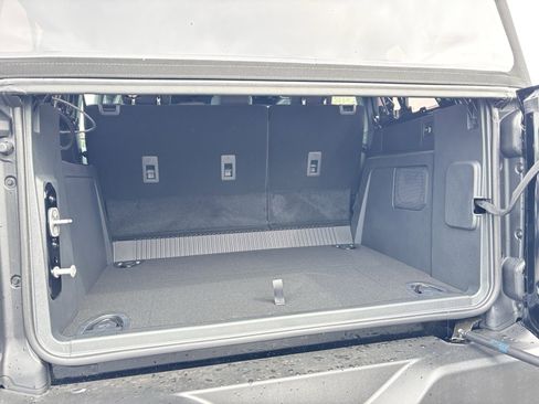 New 2025 Ford Bronco 4-Door image 18