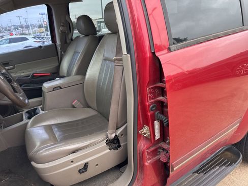 Used 2006 Dodge Durango Limited w/ Trailer Tow Group RWD image 14