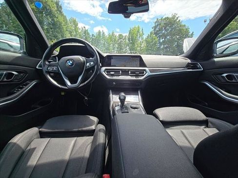 Used 2020 BMW 330i Sedan w/ Convenience Package RWD image 17