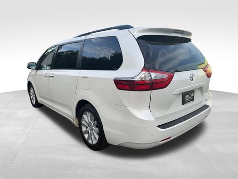 Used 2015 Toyota Sienna XLE Premium AWD/4WD image 4