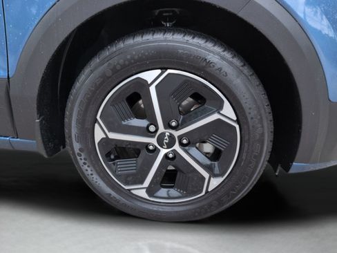 Certified 2023 Kia Niro EX FWD image 13