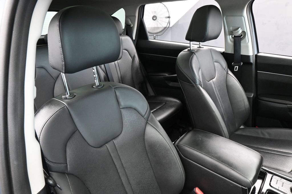 Used 2023 Kia Sorento S w/ Panoramic Sunroof Package FWD image 44