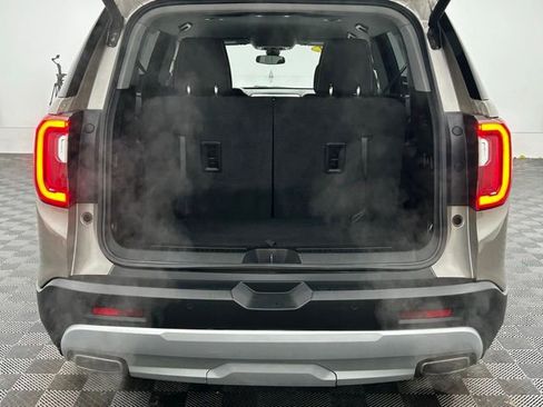 Used 2023 GMC Acadia SLE w/ Driver Convenience Package image 15