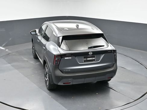 Used 2025 Nissan Kicks SV image 34