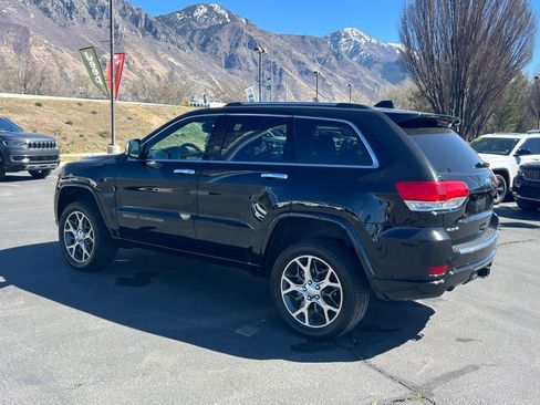 Used 2019 Jeep Grand Cherokee Overland AWD/4WD image 12