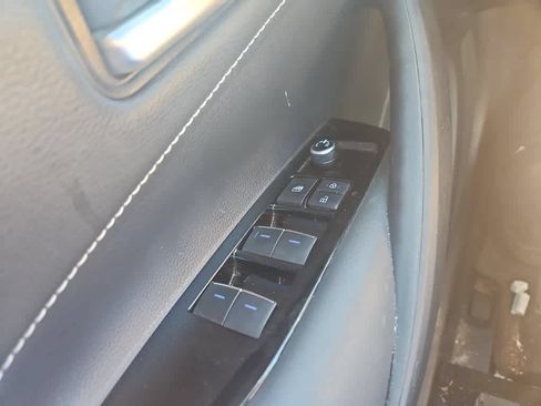 Used 2021 Toyota Corolla SE FWD image 19