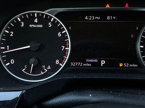 Used 2025 Nissan Pathfinder SV FWD image 40