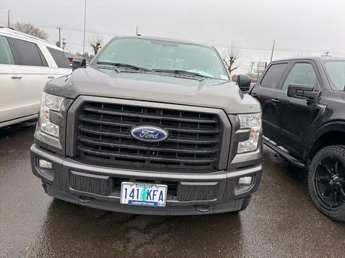 Used 2017 Ford F150 XLT w/ Equipment Group 302A Luxury image 2