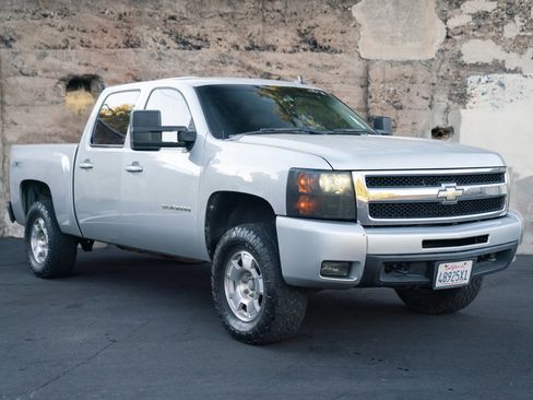Used 2010 Chevrolet Silverado 1500 LTZ w/ Max Trailering Pack AWD/4WD image 3