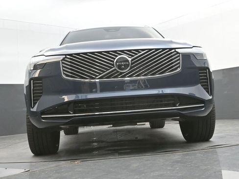 New 2026 Volvo XC90 B6 Plus w/ Protection Package Premier AWD/4WD image 37