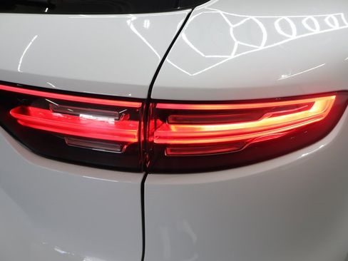 Used 2021 Porsche Cayenne image 30