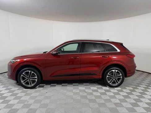Certified 2025 Audi Q5 Premium w/ Convenience Package AWD/4WD image 4