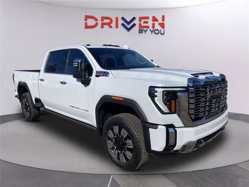 New 2026 GMC Sierra 2500 Denali w/ Denali Reserve Package AWD/4WD image 2